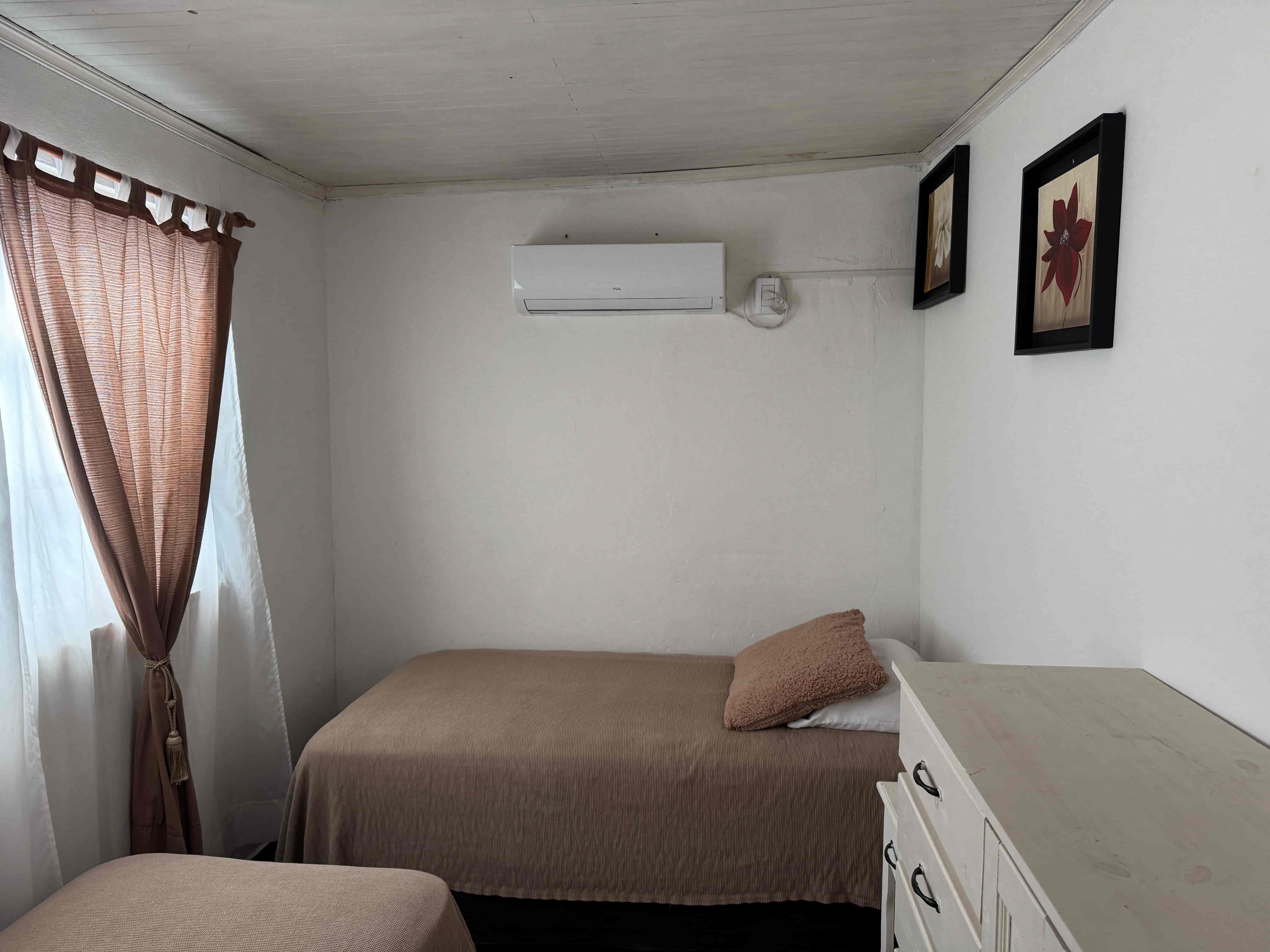 Segundo dormitorio con dos camas individuales